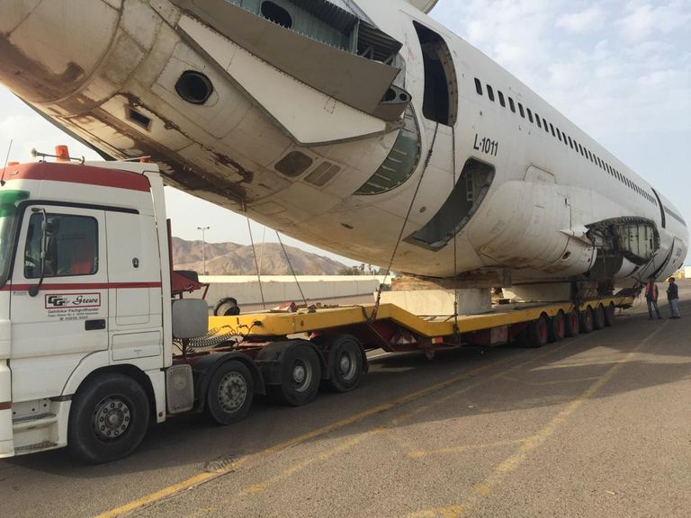 الأردن يغرق طائرة بشواطئها لتنشيط السياحة
