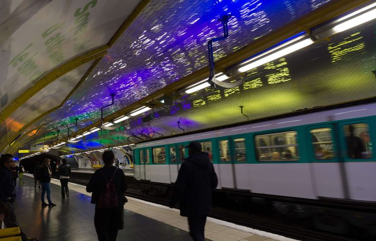 خطة فرنسية لاستمرار وسائل المواصلات ليلاً