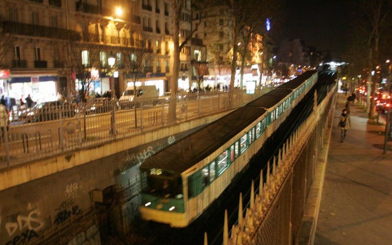 خطة فرنسية لاستمرار وسائل المواصلات ليلاً