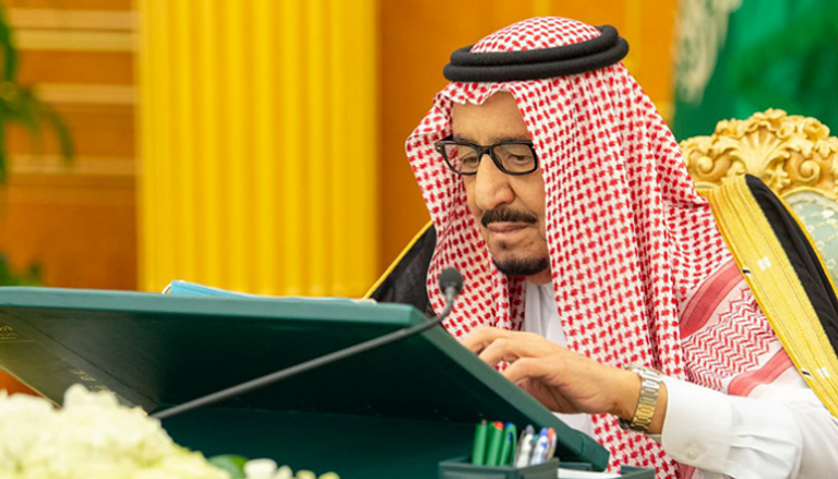 خادم الحرمين الشريفين خلال جلسة مجلس الوزراء السعودي اليوم 