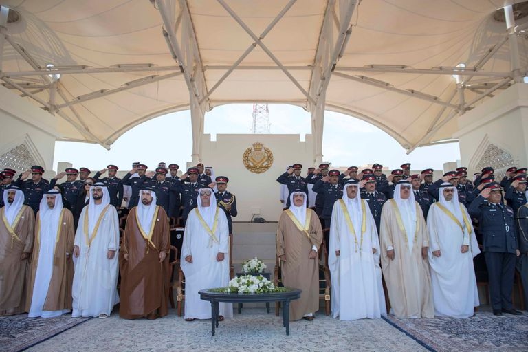 ملك البحرين يلتقي سيف بن زايد في المنامة