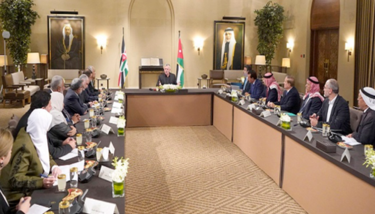 العاهل الأردني خلال لقاء مع عدد من أعضاء مجلس النواب