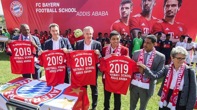 الرئيسة الإثيوبية سهل ورق مع رئيس ولاية بافاريا