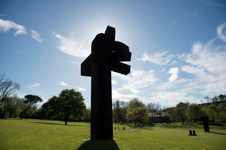 متحف النحات الإسباني تشييدا يعيد فتح أبوابه بـ40 عملا