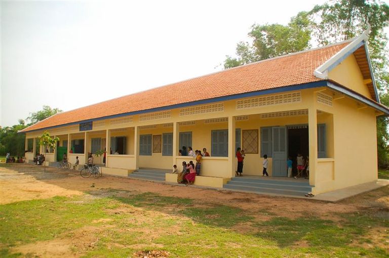 "دبي العطاء" تطلق دورة جديدة لـ"تبنّي مدرسة" في 4 دول