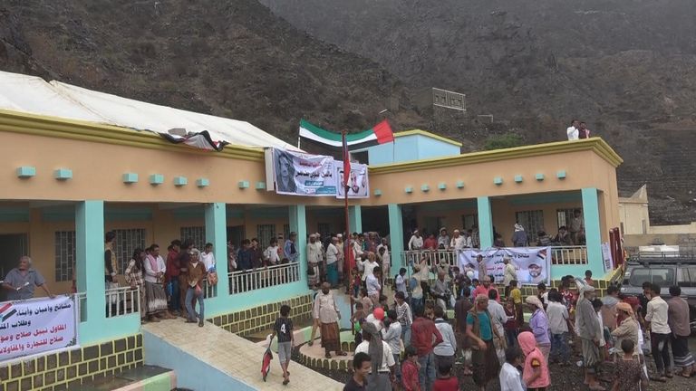 الإمارات تفتتح مدرسة الشهيد بلليل طاهر في محافظة أبين اليمنية