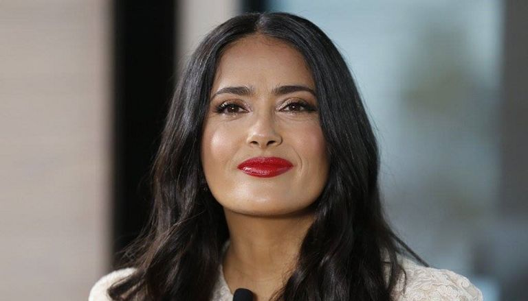 سلمى حايك واحدة من أهم المتبرعين من المشاهير لضحايا الكوارث الطبيعية