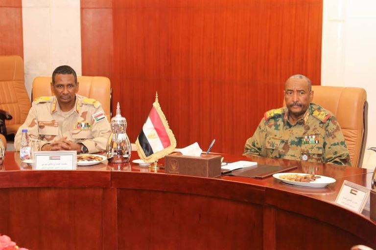 أول اجتماع للمجلس العسكري الانتقالي في السودان