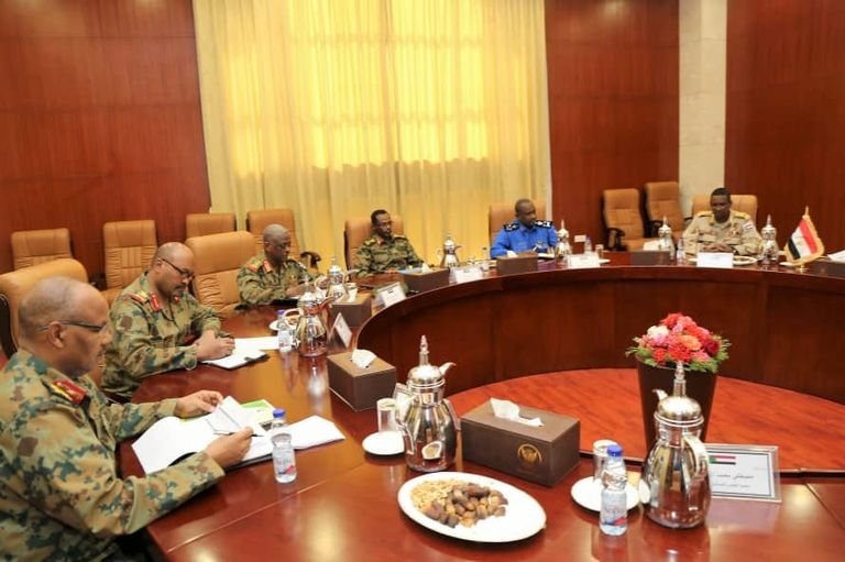 أول اجتماع للمجلس العسكري الانتقالي في السودان