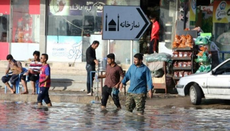 فيضانات إيران تغرق النظام في فشله