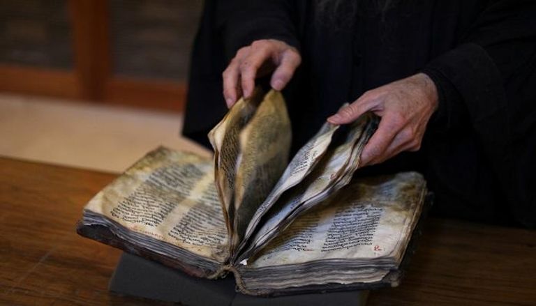 مصر.. مهمة في دير سانت كاترين لحفظ مخطوطات مسيحية قديمة رقميا