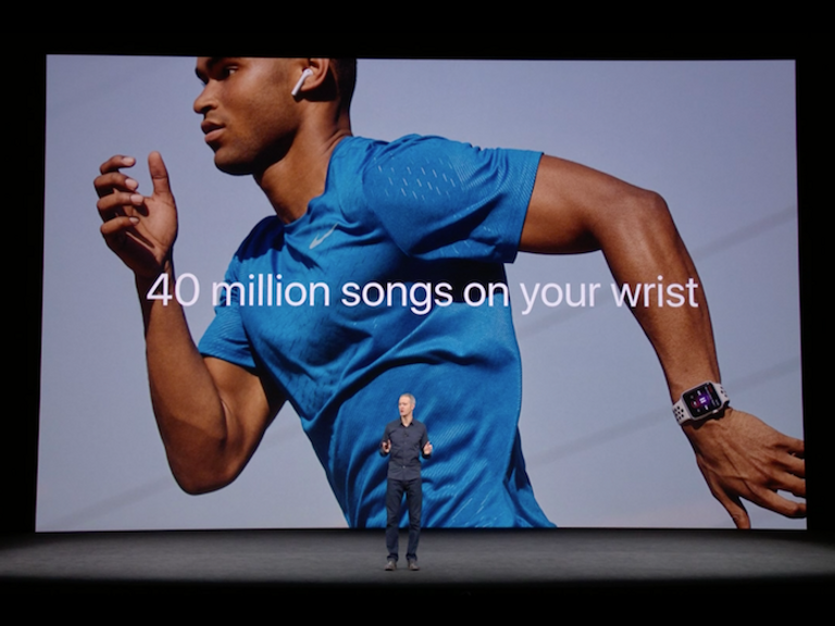 سماعة أبل "Airpods" غير مقاومة للماء