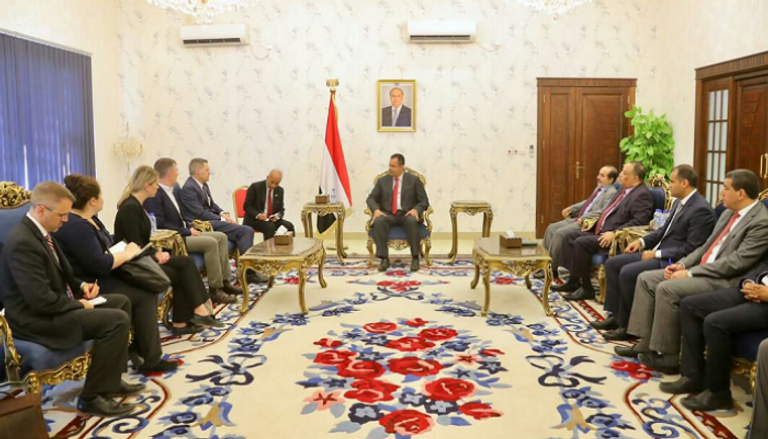رئيس الوزراء اليمني يستقبل السفير الأمريكي لدى بلاده