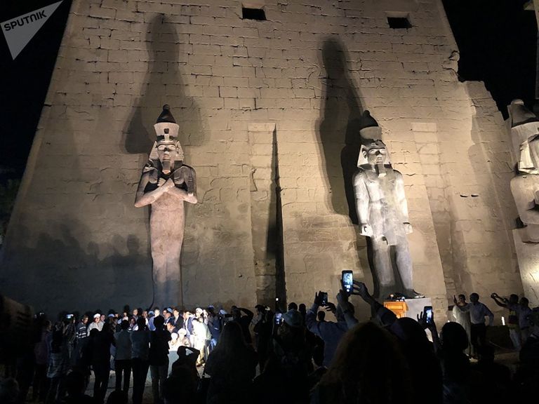 تمثال للملك رمسيس الثاني في الأقصر