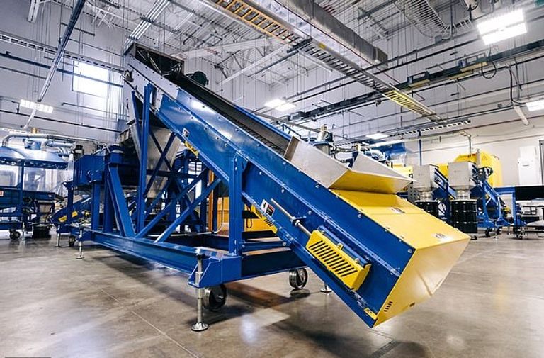 أجزاء من هواتف أيفون يعاد تدويرها