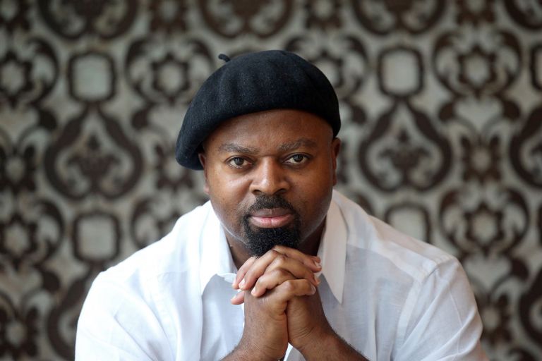 الروائي النيجيري بن أوكري 