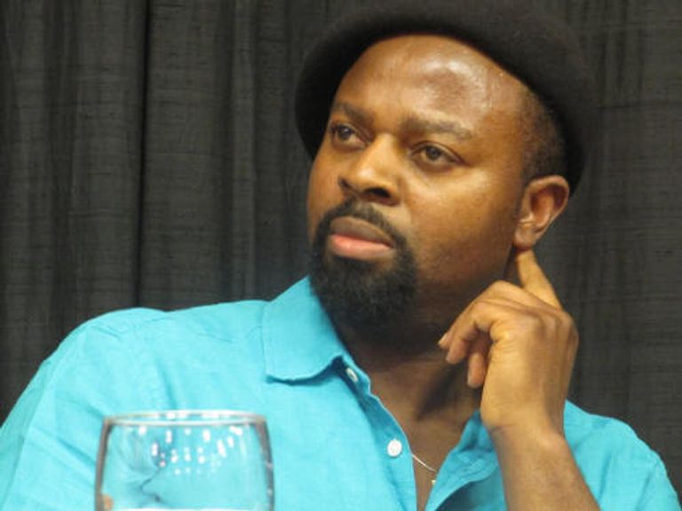 الروائي النيجيري بن أوكري 