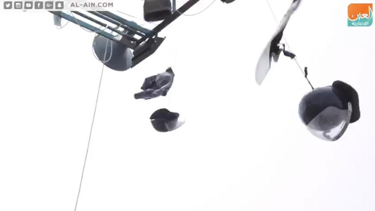 لوحة تحمل أحد هتافات أيقونة الثورة السودانية