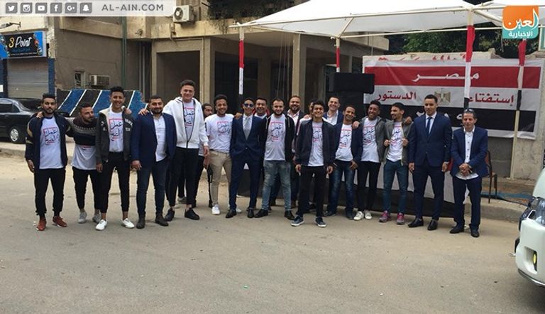 الناخبون يدلون بأصواتهم في اليوم الأول للاستفتاء