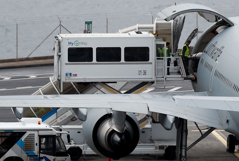 طائرة ألمانية تصل إلى البرتغال لنقل مصابي حادث الحافلة