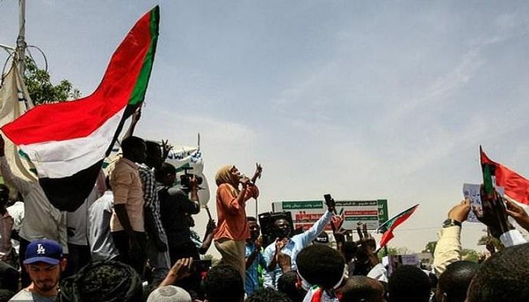 المتظاهرون في السودان يطالبون بتطهير البلاد من الكيزان