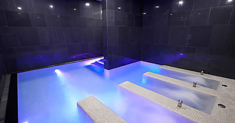 تتميز جزيرة جيجو بالعديد من المرافق السياحية