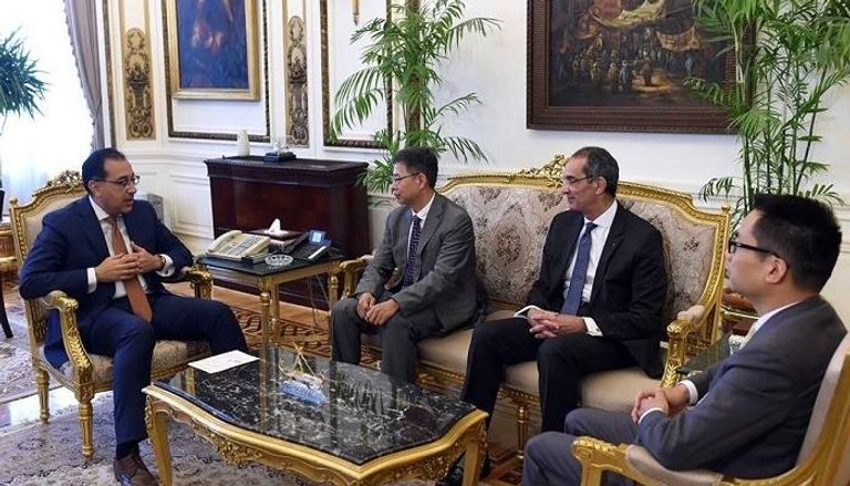 لقاء رئيس الوزراء المصري مع مسؤولي شركة هواوي الصينية
