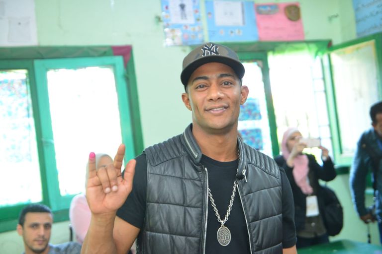 الفنانة سميرة أحمد.