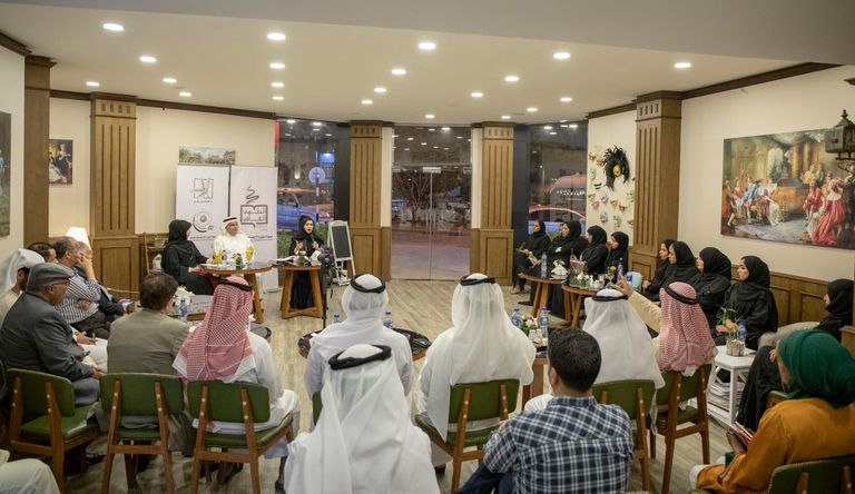 جانب من الأمسية جانب من حضور الأمسية الثقافية