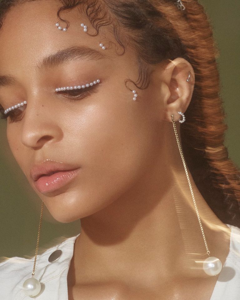 تجميل الوجه باستخدام اللؤلؤ صيحة مكياج ٢٠١٩