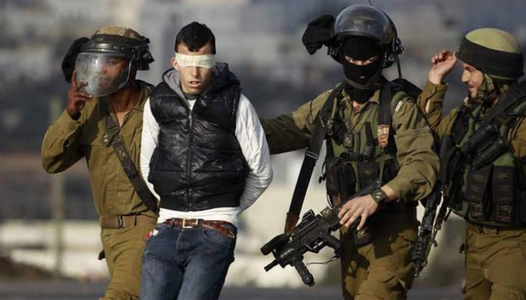 اعتقال شخص من قبل الشرطة الإسرائيلية