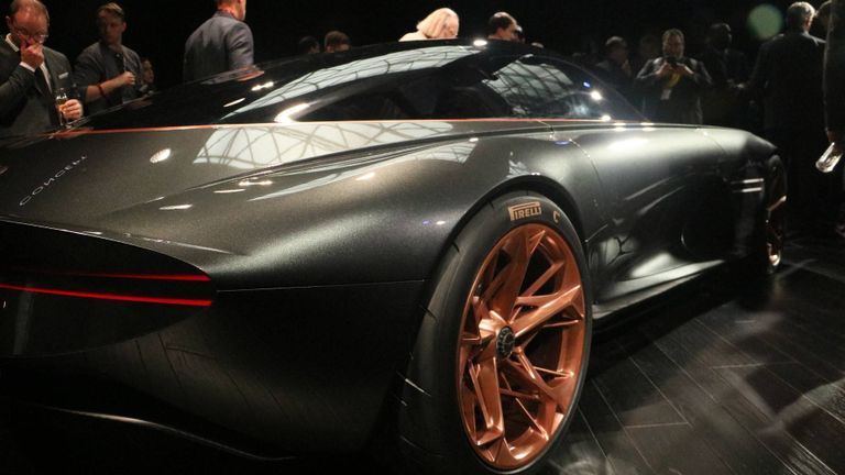 طراز أسينشيا Essentia