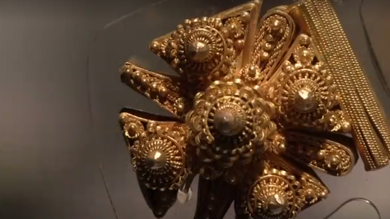 إحدى قطع المعرض