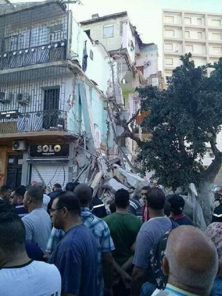 مقتل 4 أشخاص في انهيار جزئي في عمارة بالجزائر العاصمة