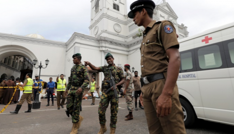 قوات سريلانكية تفرض طوقا أمنيا حول أحد مواقع التفجيرات