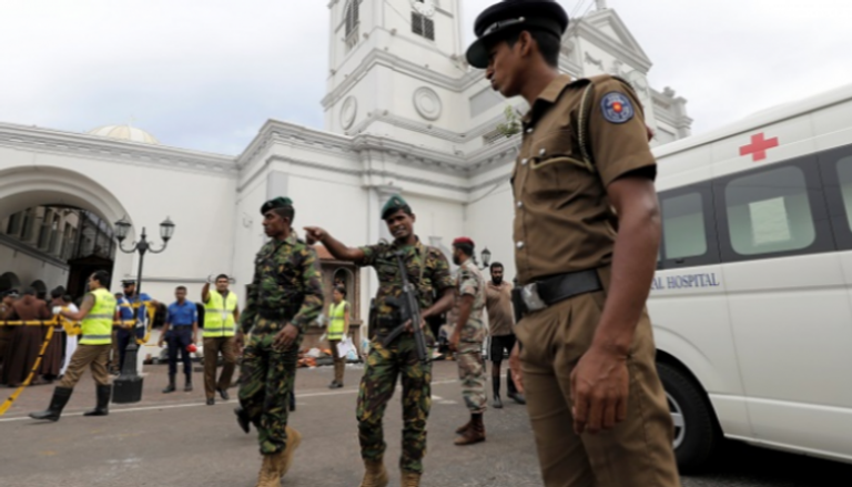 قوات سريلانكية تفرض طوقا أمنيا حول أحد مواقع التفجيرات