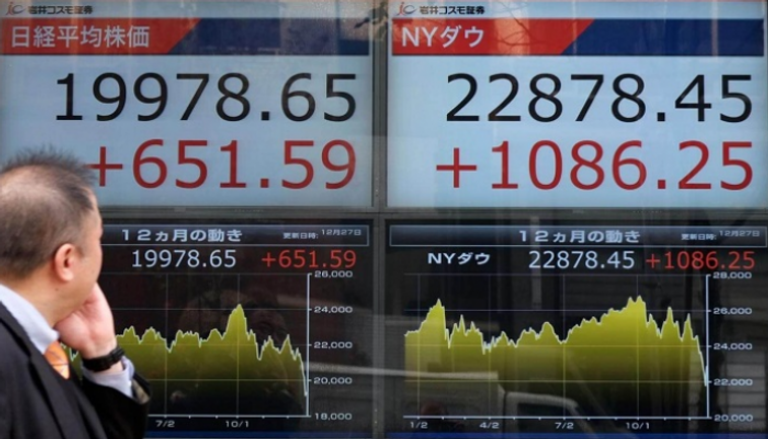 بورصة طوكيو تفتح منخفضة