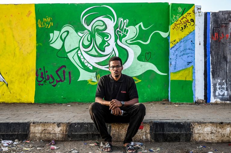 رسم جرافيتي على أحد جدران قيادة الجيش