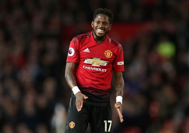 فريد لاعب وسط مانشستر يونايتد روي كين لاعب مانشستر يونايتد الأسبق