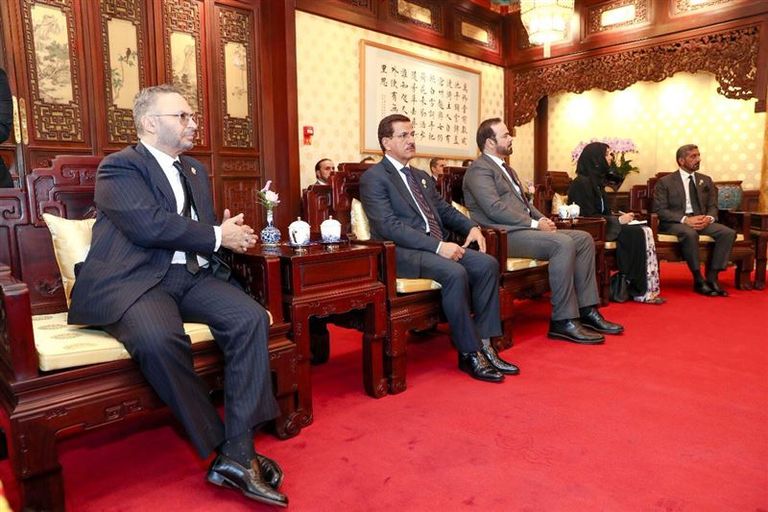 محمد بن راشد يبحث مع نائب الرئيس الصيني رفع مستوى الشراكة بين البلدين