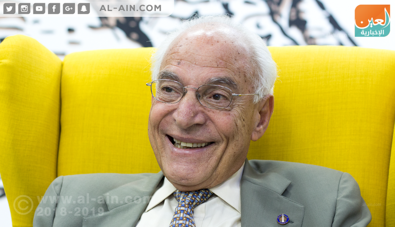 العالم المصري فاروق الباز