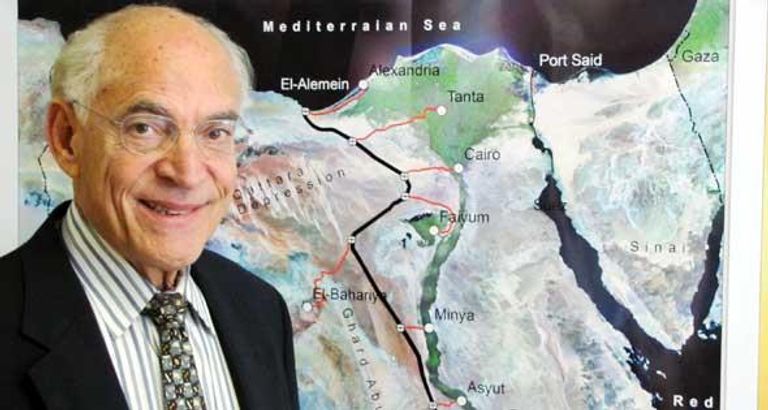 العالم المصري فاروق الباز