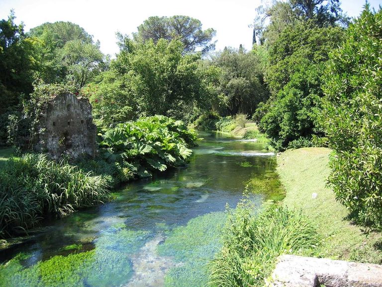 حديقة نينفا الإيطالية