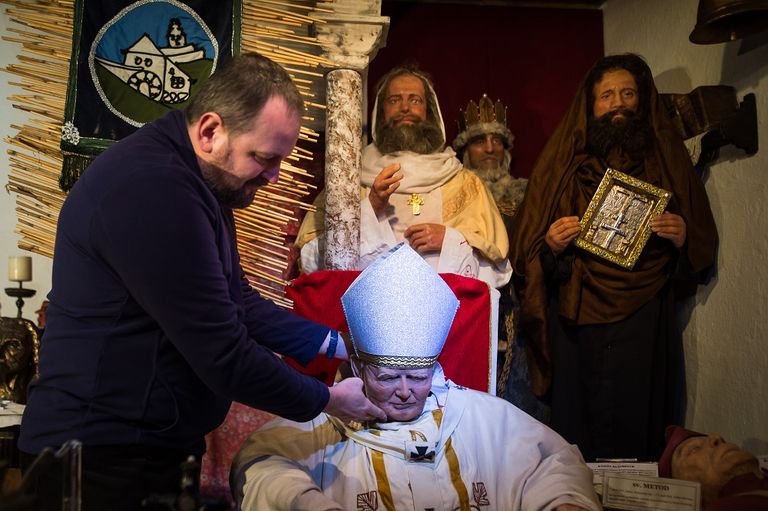 النحات السلوفاكي رومان باجزيك