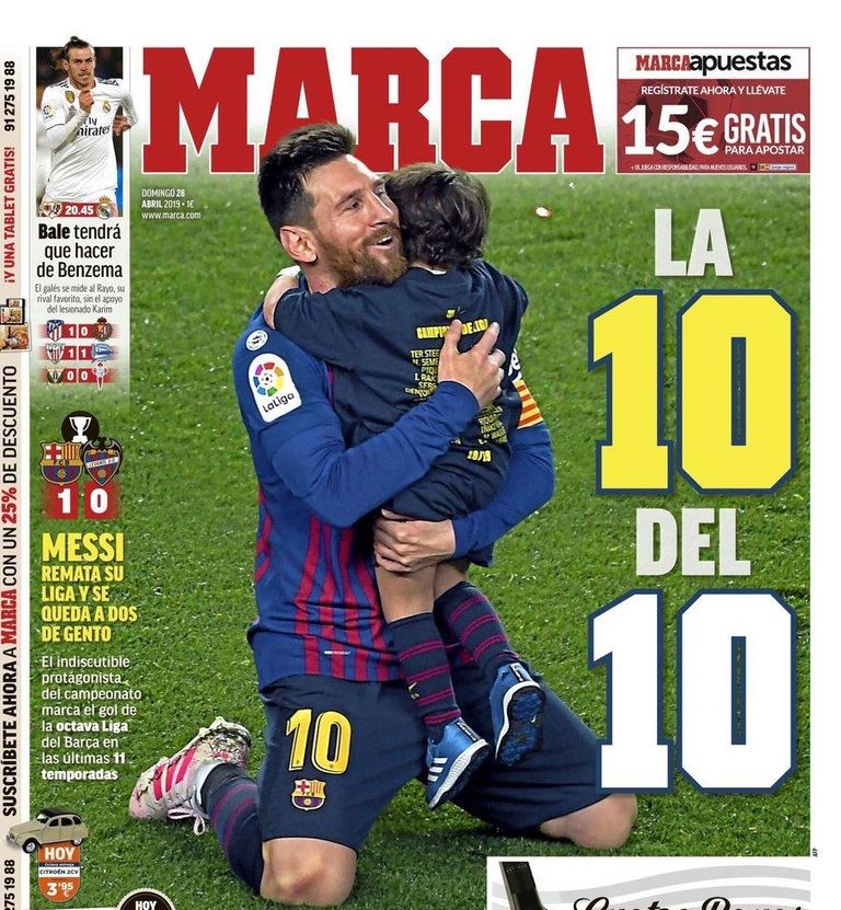 احتفال لاعبي برشلونة بلقب الدوري الإسباني