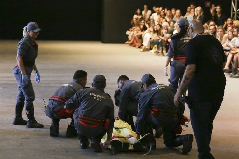 وفاة عارض أزياء على منصة أسبوع الموضة في ساو باولو