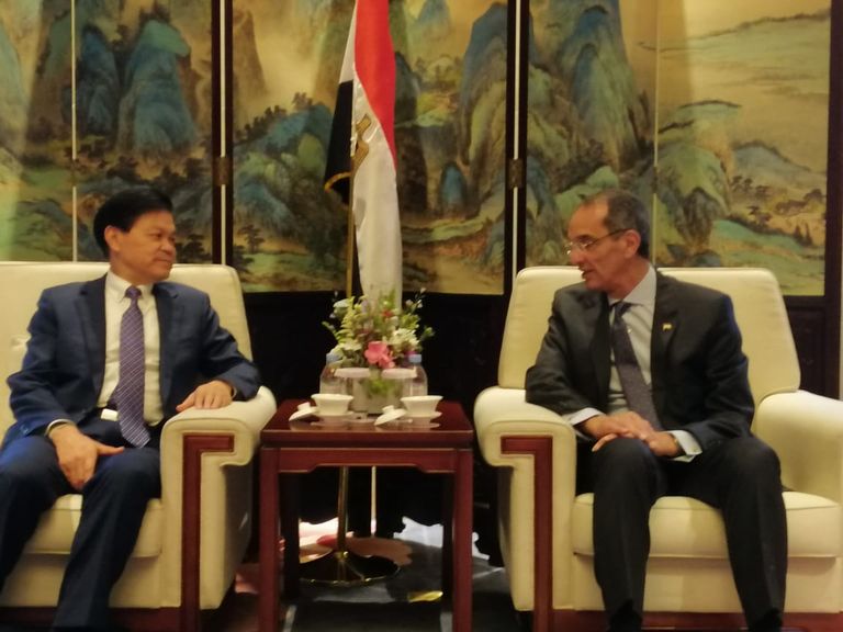 لقاء وزير الاتصالات المصري مع كبرى الشركات الصينية