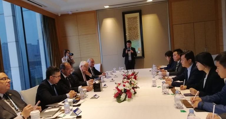 لقاء وزير الاتصالات المصري مع كبرى الشركات الصينية