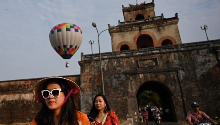 انطلاق مهرجان المناطيد الملونة بمدينة هوي الفيتنامية