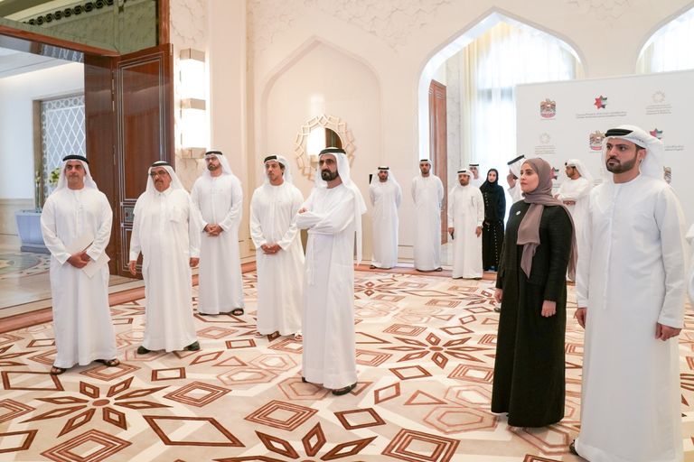 محمد بن راشد يكرم الفائزين بميدالية أبطال السعادة والإيجابية